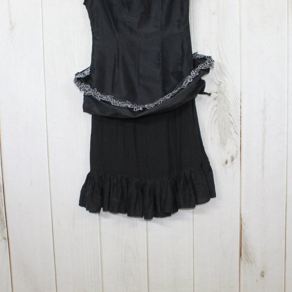Things Of Substance Black Silk Cap Sleeve Embroidered Pleated Dress Size 8 - Picture 5 of 14